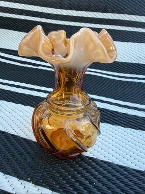 VTG Fenton Cameo Wavecrest Cameo Opalescent, Art Glass, Ruffled Edge Swirl